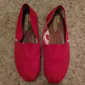 TOMS womens red heritage canvas classics